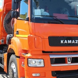 Özüboşaldan yük maşını 