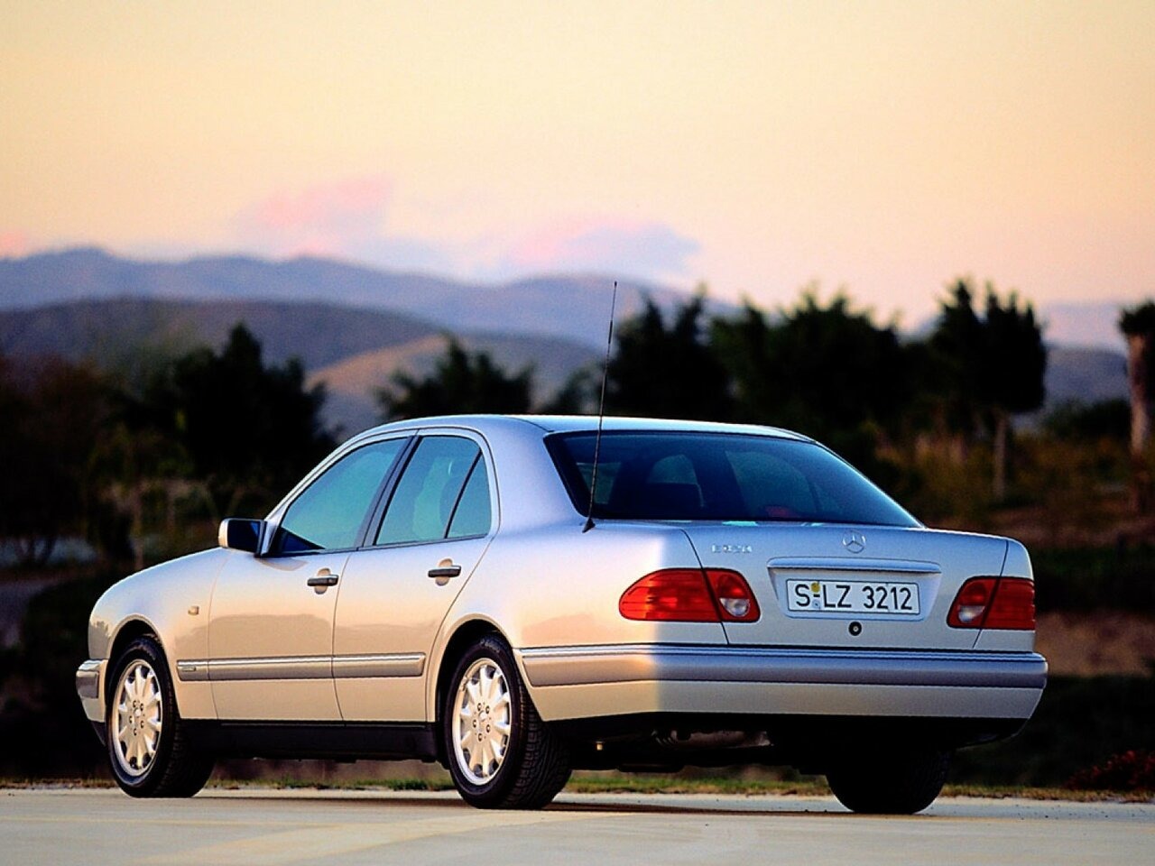 Mercedes-Benz E-Класс II (W210, S210)